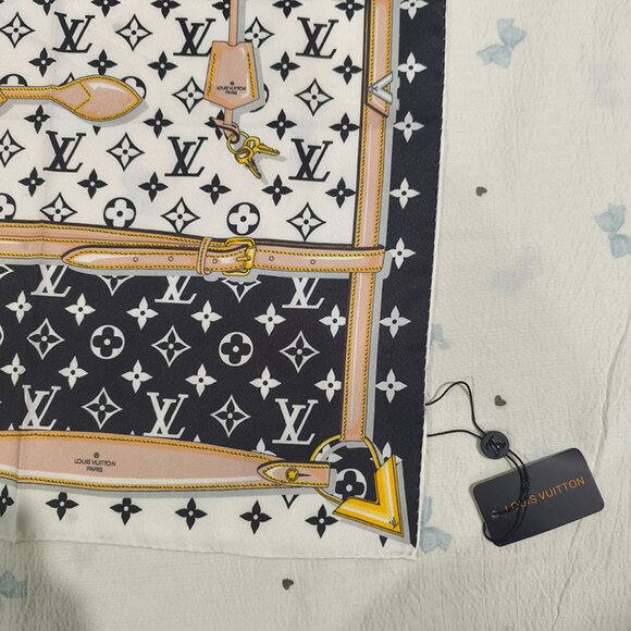 LV Classic Monogram Equestrian Scarf - Picture 3 of 5